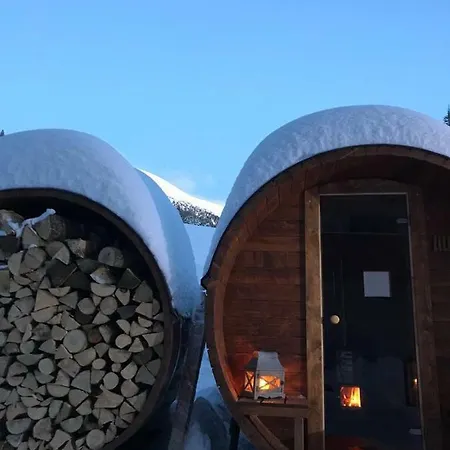 Apartmanovy Dom Romantika - 5 Apartment Tale